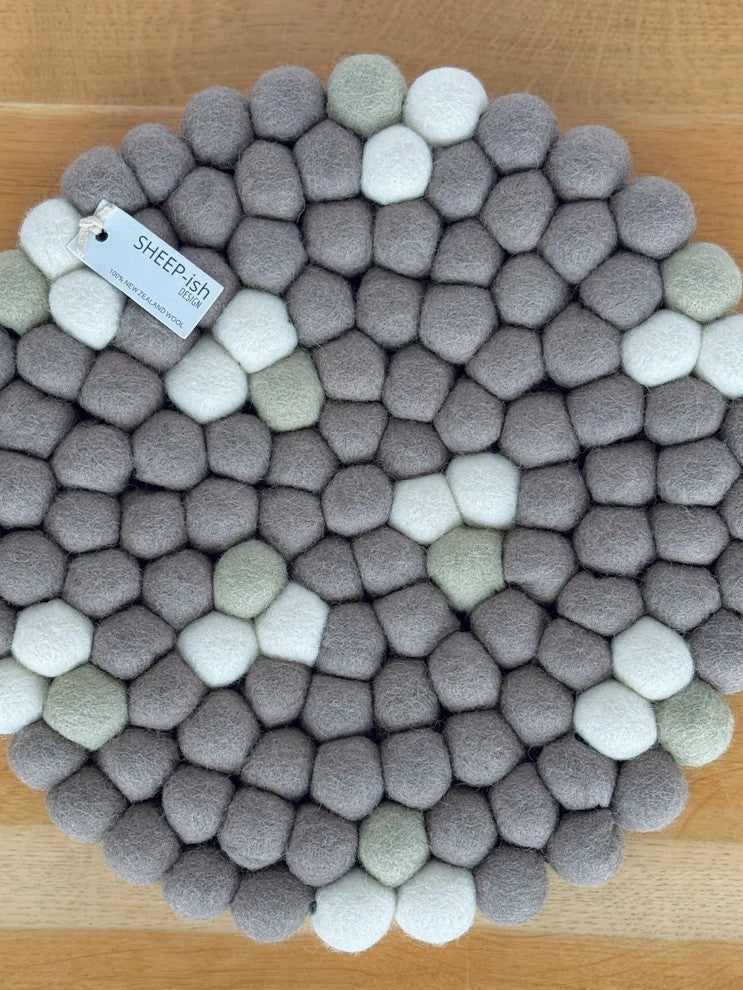 Felt Ball Pot Stand