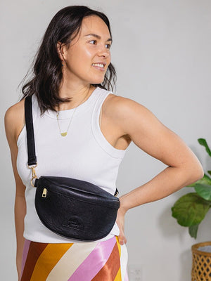 
            
                Load image into Gallery viewer, Scarlett Sling Bag
            
        