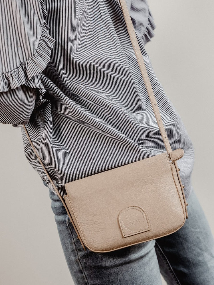 
            
                Load image into Gallery viewer, Riley Crossbody
            
        